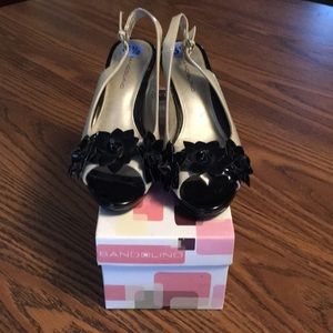 Bandolino Sling Backs  Black  & Cream Size 6 1/2